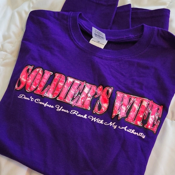 NWT Soldier's Wife T-Shirt - Picture 3 of 5